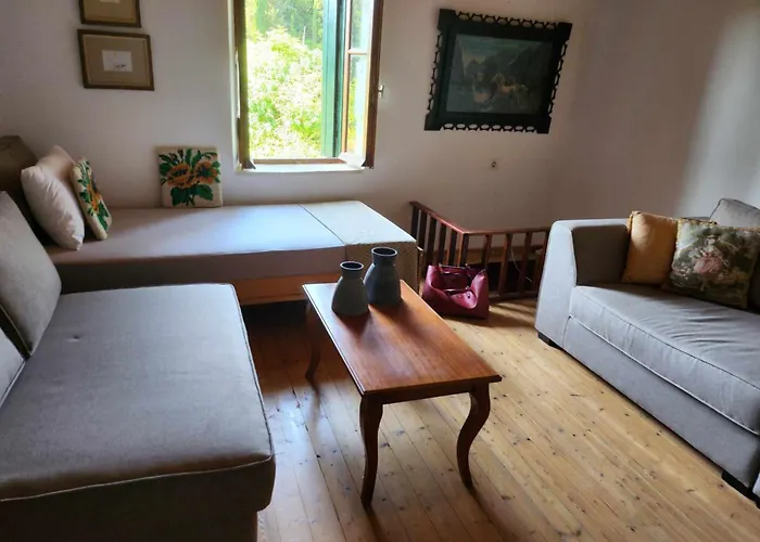 Traditional Alexandros